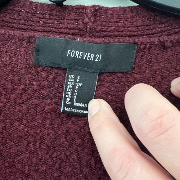 FOREVER 21 SMALL BURGUNDY PLUSH CARDIGAN (fits like M/L) - Picture 2 of 8